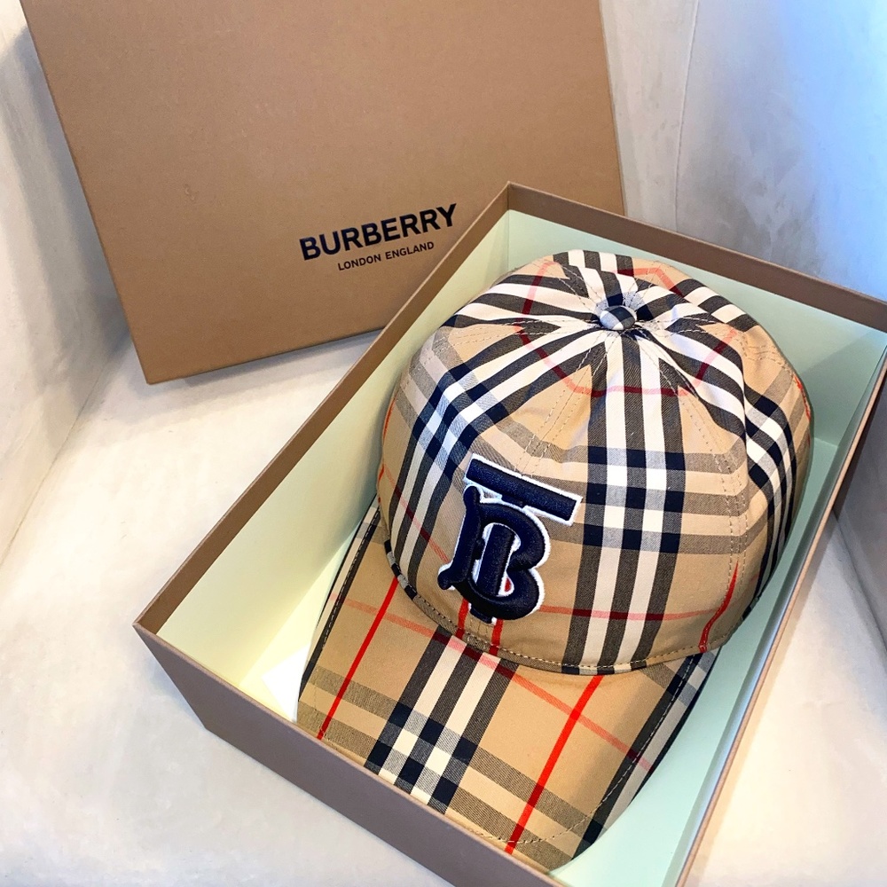 *NEW SEASON* BURBERRY TB Monogram Vintage Check Baseball Cap